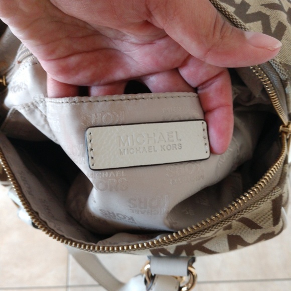 Michael Kors - Picture 2 of 3